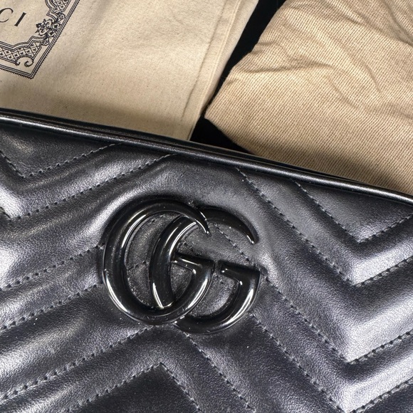 GG Marmont Small Shoulder Bag - Picture 5 of 15